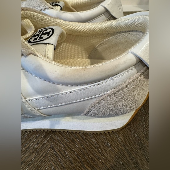 Tory Burch Hank Sneaker. Size 7.5 M. Snow White/Beige. Like New - Picture 2 of 8